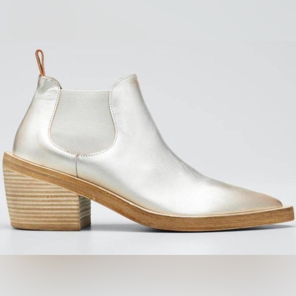 Marsell Coneros Silver Metallic Leather Boot. Size: Right Boot 36, Left Boot 35